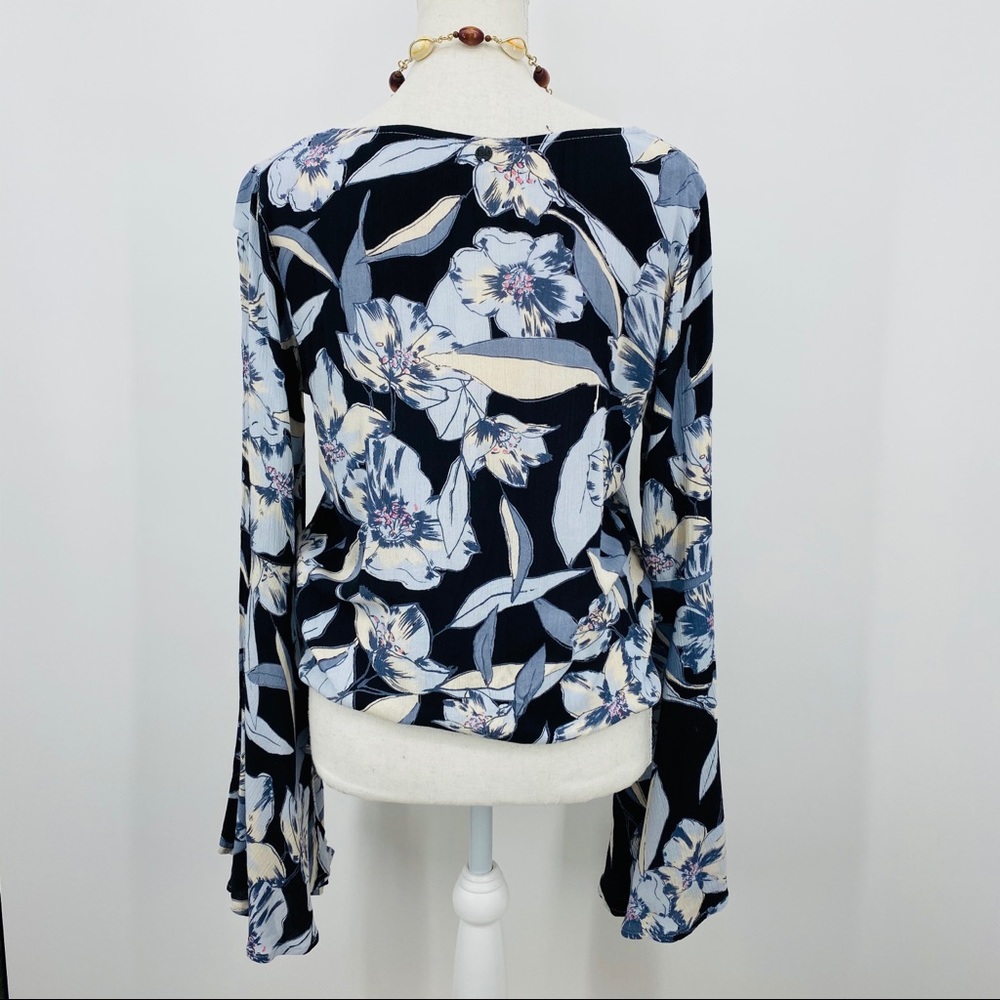 Billabong Pretty Daylight Bell Sleeve Top M navy - Picture 5 of 11